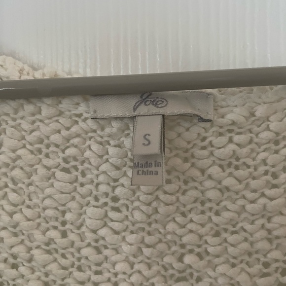 Joie Cream Sweater - Classic, Wide V Neck, 3/4 sleeves, Soft & Cozy! Size small - Picture 2 of 2